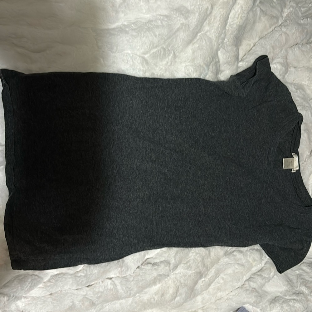 women’s grey tshirt